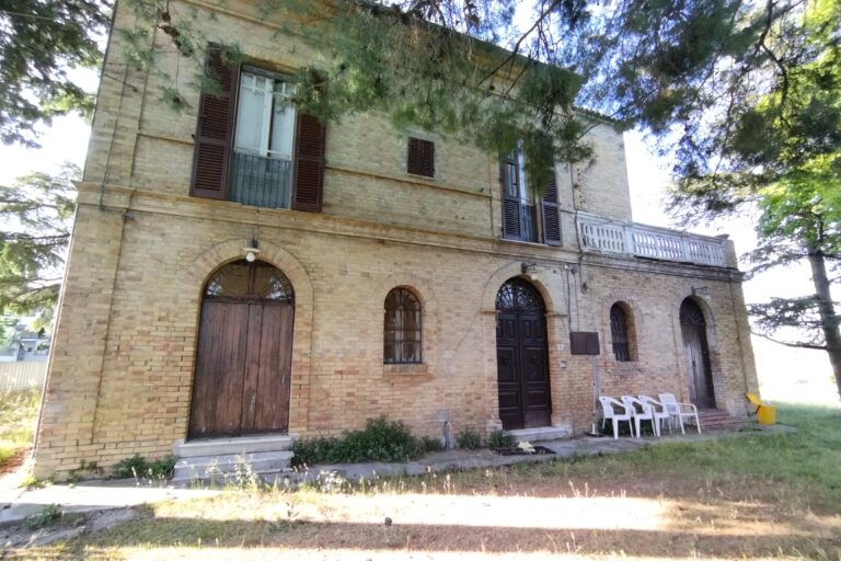 Villa storica a Civitella del Tronto - Immagine 3