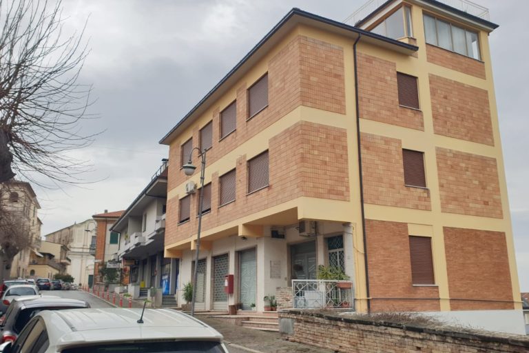 Sant’Omero locale commerciale – ufficio - Immagine 2