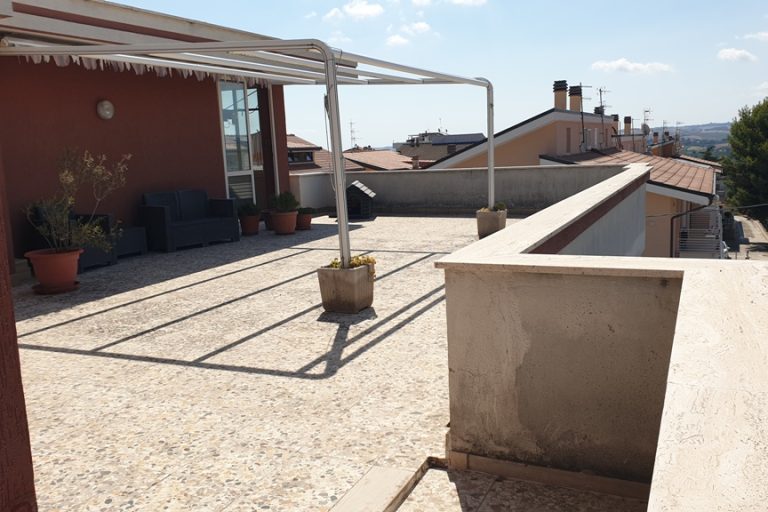 Grande appartamento in via Roma - Immagine 2