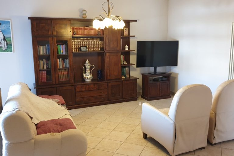 Grande appartamento in via Roma - Immagine 4