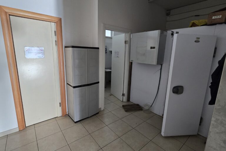 Nereto locale commerciale ottima visibilità - Immagine 8