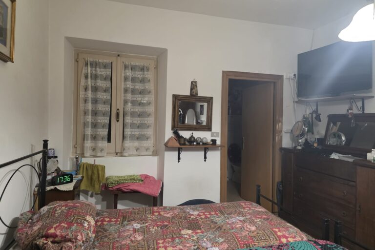 Casa affiancata con giardino - Immagine 5