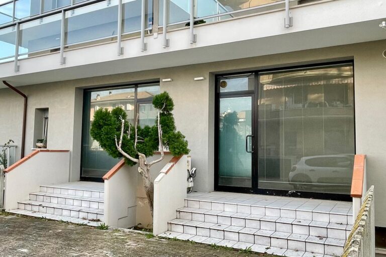 Locale commerciale ufficio laboratorio - Immagine 2