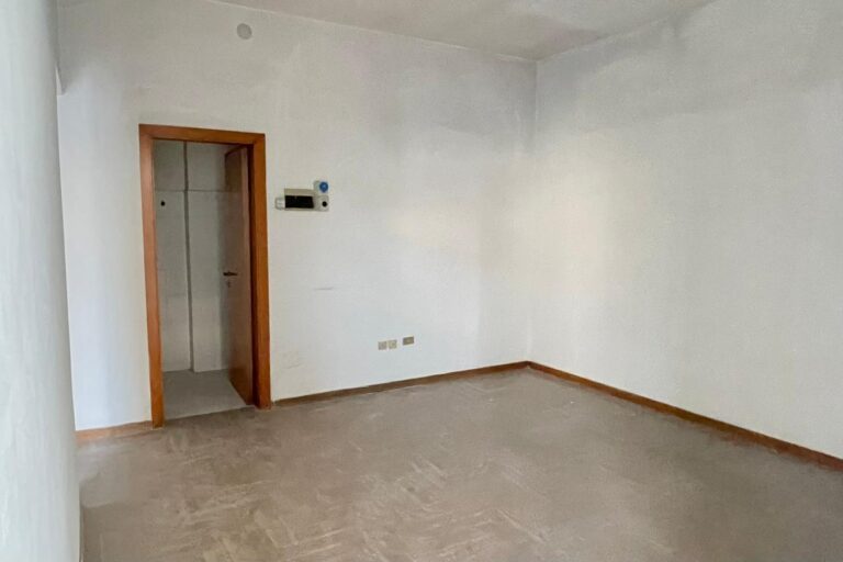 Locale commerciale ufficio laboratorio - Immagine 8