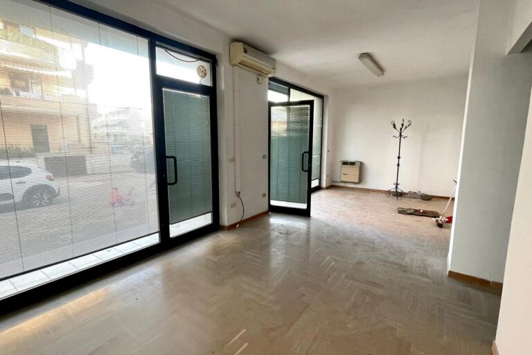 Locale commerciale ufficio laboratorio - Immagine 4