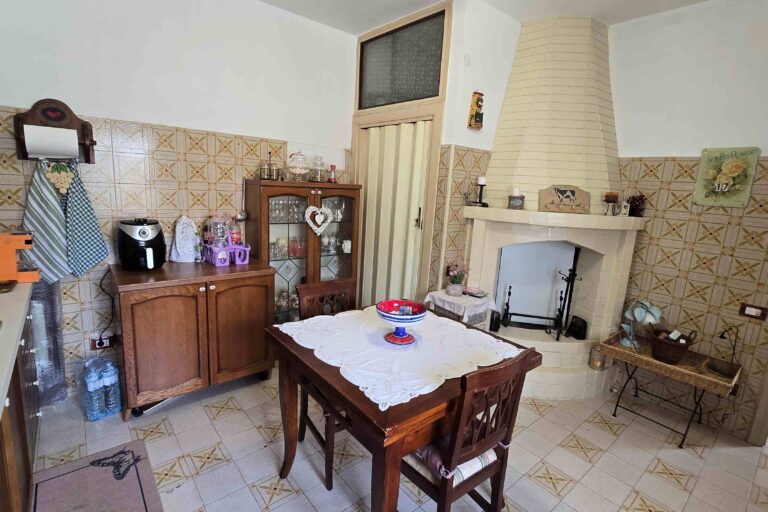 Controguerra abitazione comoda e spaziosa - Immagine 3