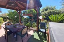 Casa con giardino e terreno - Immagine 9