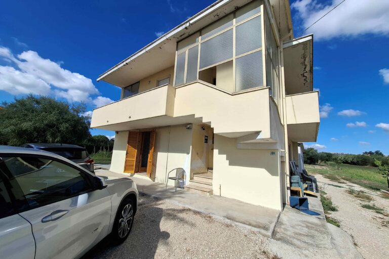 Casa singola con 2 abitazioni - Immagine 3