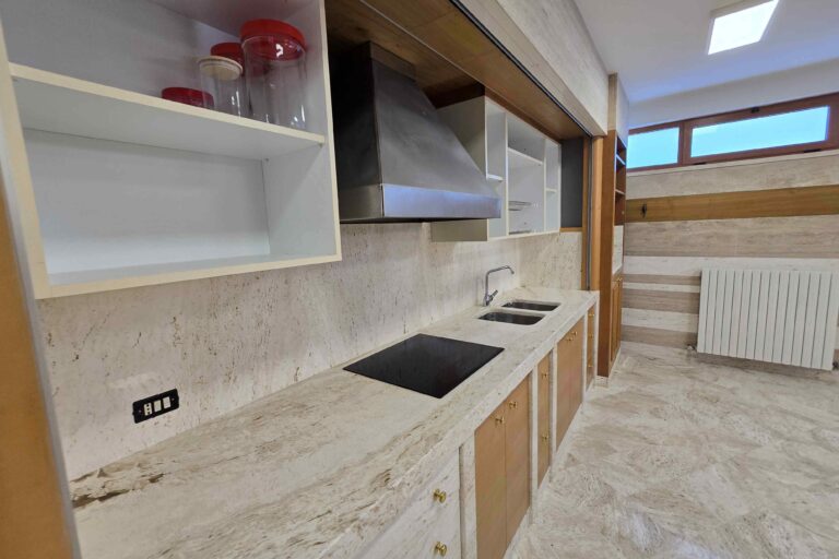 Appartamento con ingresso indipendente e giardino - Immagine 3